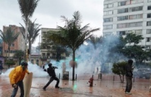 Kolombiya'da sular durulmuyor