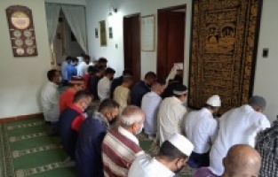 Kolombiya'da bayram namazı kılındı