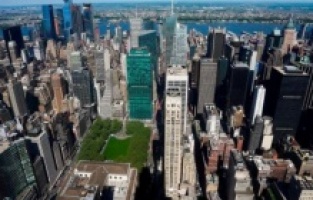 New York'un milyarderler sokağında evsizlere müjde