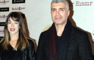 Özcan Deniz aşk sarhoşu