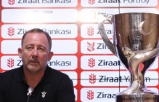 Sergen Yalçın: “Beş günde iki kupa kazanmak çok önemli”