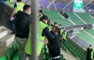 Seyircisiz maçta tribünde gerginlik