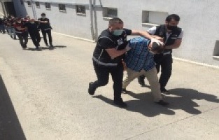 Tabanca merakı öğretmeni silah kaçakçısı yaptı