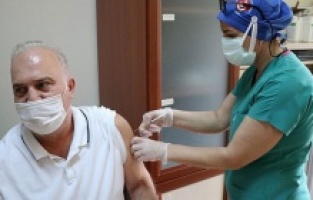 Uygulanan aşı miktarı 28 milyona yaklaştı