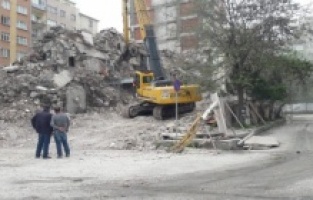 Vatandaşın yoğun tepkisine neden olan bina yıkımında sorun çözüldü