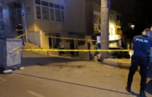 Yüksek sesle dinlenen müzik kavgası cinayetle sonuçlandı.