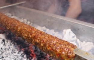 35 metrelik kebapla kutlama