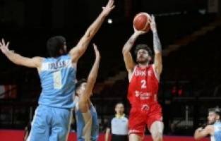 A Milli Erkek Basketbol Takımı Uruguay'ı 95-86 mağlup etti!