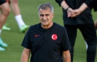 A Milli Takım Teknik Direktörü Güneş: Gol atamamak hayal ettiğimiz bir şey değildi