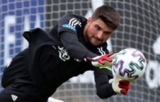 Beşiktaş, genç kalecisi Ersin Destanoğlu'nun bonservisini belirledi! 10 Milyon Euro!