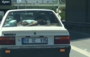 ÇOCUĞUN UYUDUĞU YERİ GÖRÜNCE PES DİYECEKSİNİZ!