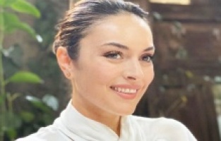 Ezgi Mola'ya hapis şoku!