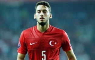 Hakan Çalhanoğlu yeni takımını açıkladı!