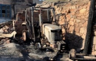 Sarıkamış’ta 4 ev ve 5 ahır yangında küle döndü