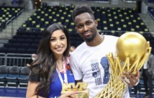 TBF Başkanı Hidayet Türkoğlu, Anadolu Efes'i kutladı