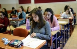 Matematik sorularını Güçlü'de eleştirdi