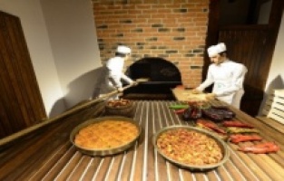 Yöresel yemekler heykele dönüştü