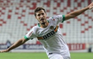 Beşiktaş yeni sezonun ilk transferini bugün açıklayacak