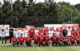 Beşiktaş sahaya indi