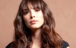 Deniz Baysal kimdir?