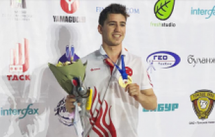 Derin Toparlak'tan Rusya'da tarihi şampiyonluk