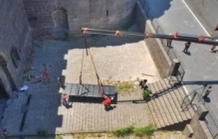 Diyarbakır Surları'ndaki tarihi Dağkapı 79 yıl sonra yerine takılıyor