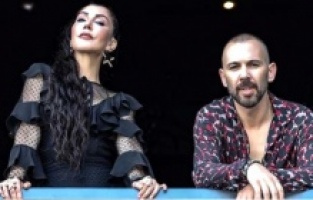 Hande Yener'in transparan elbisesi olay oldu