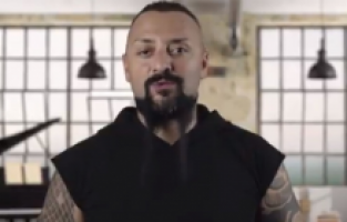 Hayko Cepkin’den aşı kampanyasına destek