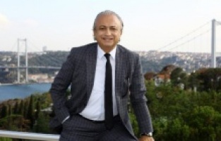 TRT spikeri Levent Özçelik kimdir?