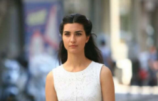 Tuba Büyüküstün'den haber var