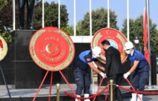 30 Ağustos Zafer Bayramı dolayısıyla çelenk sunma töreni düzenlendi