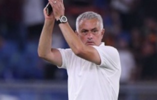 Mourinho ilki başardı