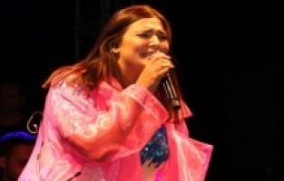 Tuğçe Kandemir’in konserinde 15 bin fidan toplandı