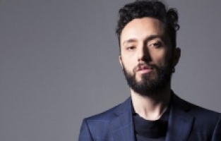 Mabel Matiz sevenlerini geçmişe götürdü