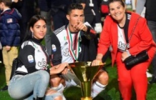 Ronaldo kaynana-gelin arasında kaldı