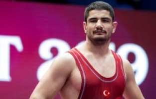 Taha Akgül, 125 kiloda bronz madalya maçına çıkacak