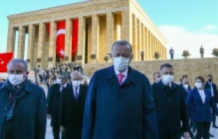 Devletin zirvesi Anıtkabir’de