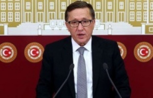 Lütfü Türkkan, İYİ Parti Grup Başkanvekilliği görevinden istifa etti