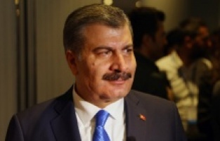 Koca: Riskin arttığı bu dönemde aşılarımızı hemen yaptırmalıyız