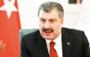 Koca: Salgının sonu zayıf varyantlarla gelecek