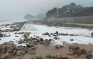 9 gün sonra açılacak olan yol, şiddetli fırtınaya dayanamadı