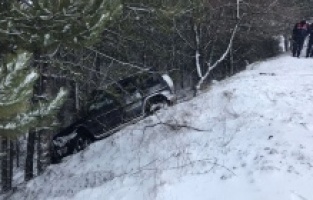 Acun Ilıcalı’nın kızlarının bulunduğu lüks cip kaza yaptı
