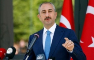 Adalet Bakanı Abdülhamit Gül istifa etti