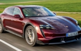 Bir dünya rekoru daha Porsche Taycan Cross Turismo'dan geldi