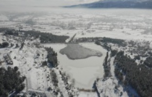 Buz tutan 'Saklıgöl' görenleri hayran bırakıyor