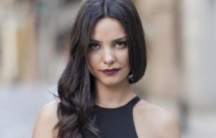 Görenler ayırt edemiyor. İşte Hazal Filiz Küçükköse'nin ikizi