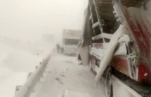 Kar mega kenti esir aldı