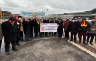 'Kayısı gözlerin iyi görmesini sağlar' pankartı ile TFF'ye tepki