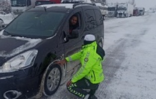 Konya-Antalya karayolunda ulaşım güçlükle sağlanıyor
