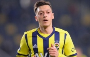 Mesut Özil'e ikinci uyarı: ticareti bırak sahaya odaklan